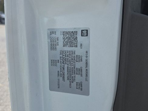 Used 2024 Chevrolet Express 3500 LS image 19