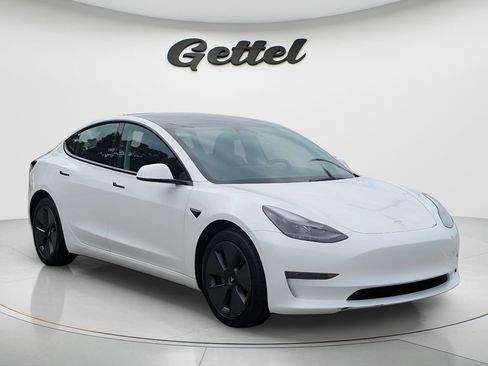 Used 2023 Tesla Model 3 Standard Range RWD image 3