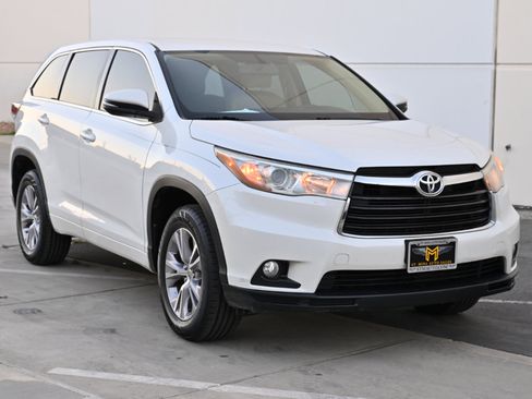 Used 2015 Toyota Highlander Plus image 8