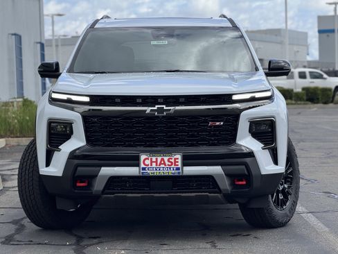 New 2026 Chevrolet Traverse Z71 w/ Driver Confidence Package image 2