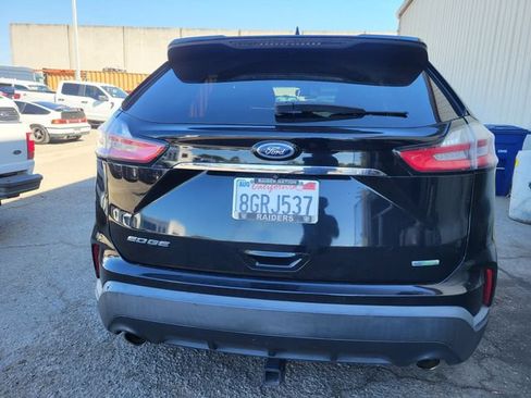 Used 2019 Ford Edge SE FWD image 5