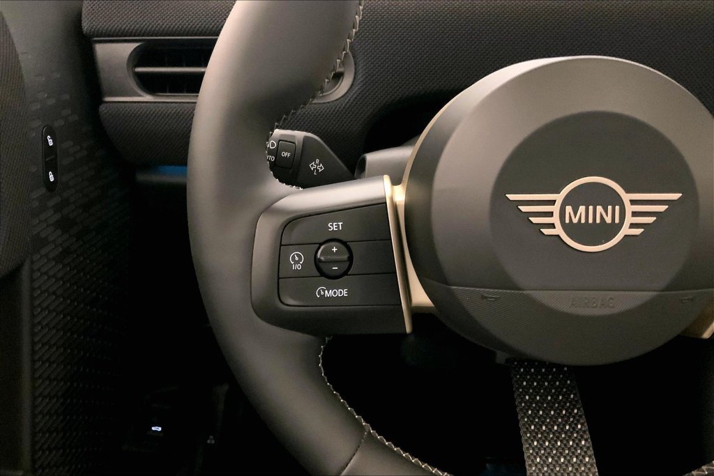 Certified 2025 MINI Cooper S FWD image 18