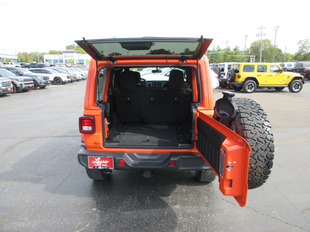 Used 2019 Jeep Wrangler Unlimited Sahara AWD/4WD image 7