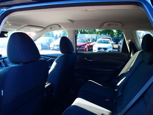 Used 2019 Nissan Rogue SV w/ Premium Package AWD/4WD image 20