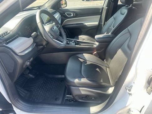 Used 2024 Jeep Compass Limited AWD/4WD image 21