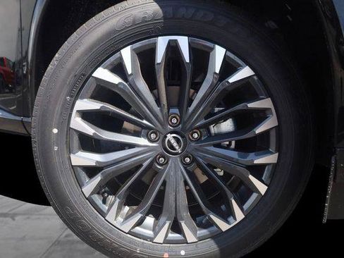New 2026 Nissan Rogue Platinum AWD/4WD image 3