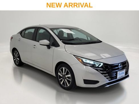 Used 2025 Nissan Versa SV FWD image 1