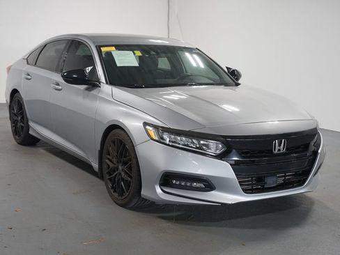 Used 2019 Honda Accord Sport image 3