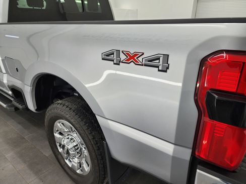 Used 2024 Ford F250 Lariat w/ Chrome Package image 34