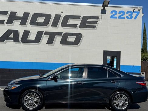 Used 2015 Toyota Camry SE w/ Moonroof Package FWD image 21