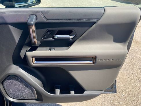 New 2025 GMC Hummer EV 2X w/ LPO, Dark Essentials Package image 34