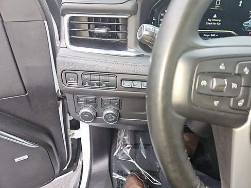 Used 2023 GMC Yukon Denali image 15