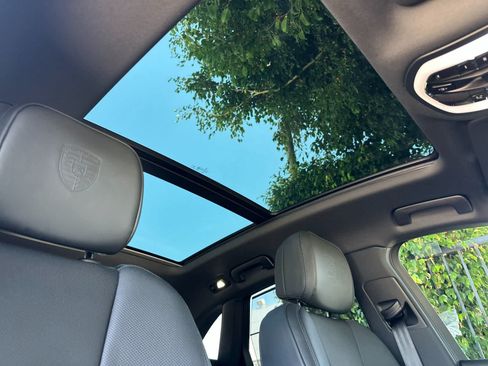 New 2026 Porsche Macan AWD/4WD image 18