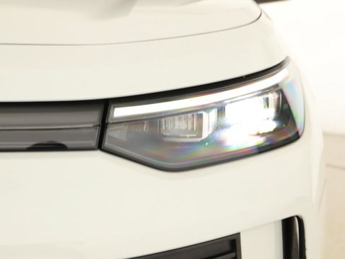 Used 2025 Volkswagen Tiguan S FWD image 34