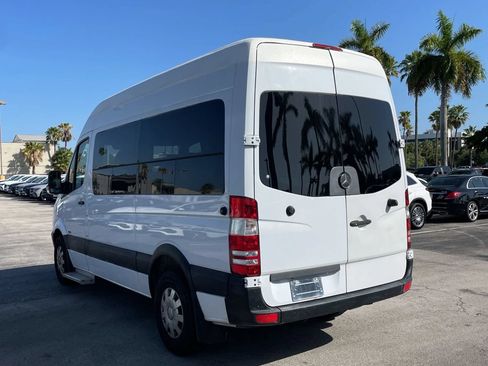 Used 2010 Mercedes-Benz Sprinter 2500 image 3