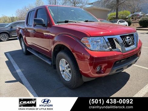 Used 2020 Nissan Frontier SV image 1
