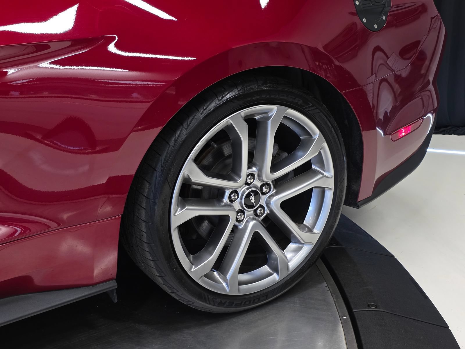 Used 2019 Ford Mustang GT Premium w/ Equipment Group 401A RWD image 38
