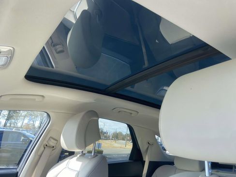 Used 2023 Genesis GV70 2.5T w/ Select Package image 19