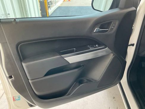 Used 2022 Chevrolet Colorado LT RWD image 4
