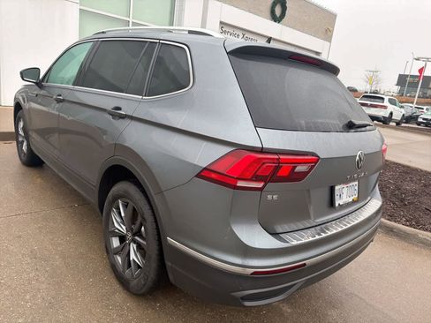 Used 2022 Volkswagen Tiguan SE w/ Panoramic Sunroof Package image 8
