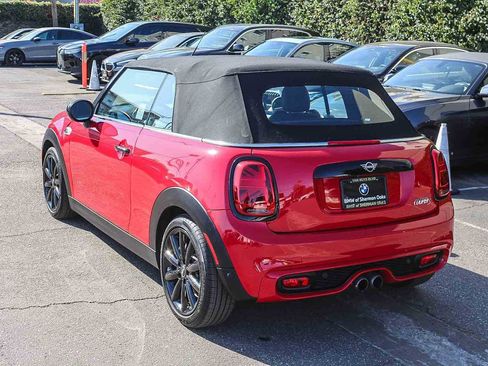 Used 2019 MINI Cooper S w/ Premium Package image 11