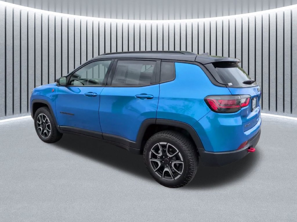 Used 2025 Jeep Compass Trailhawk w/ Trailhawk Elite Group AWD/4WD image 10