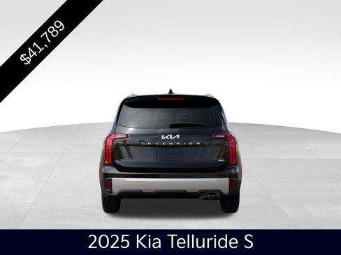 Certified 2025 Kia Telluride S image 5