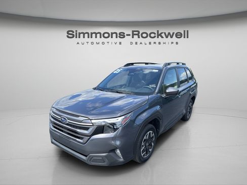 Used 2025 Subaru Forester Premium AWD/4WD image 1