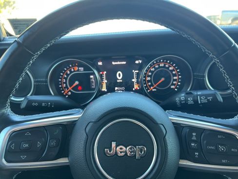 Used 2022 Jeep Wrangler Unlimited Sahara w/ LED Lighting Group image 18