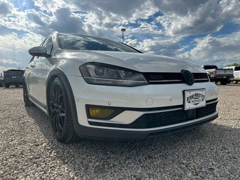 Used 2017 Volkswagen Golf Alltrack SEL AWD/4WD image 2