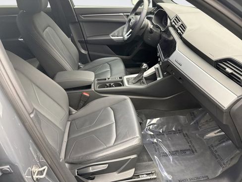 Used 2020 Audi Q3 2.0T Premium w/ Convenience Package image 16