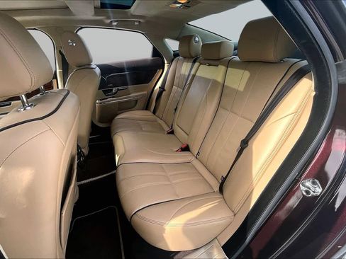 Used 2013 Jaguar XJ RWD image 20