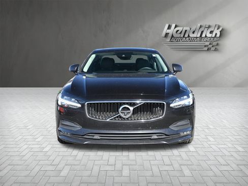 Used 2018 Volvo S90 T6 Momentum w/ Convenience Package image 5