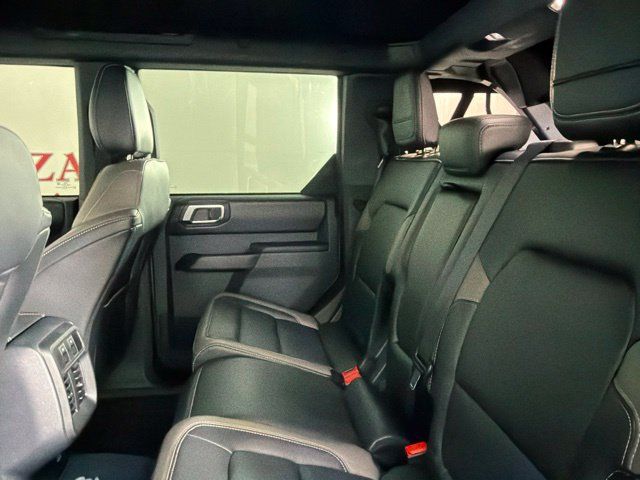 Used 2025 Ford Bronco Outer Banks AWD/4WD image 29