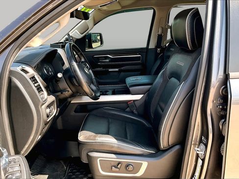 Used 2022 RAM 1500 Laramie AWD/4WD image 8
