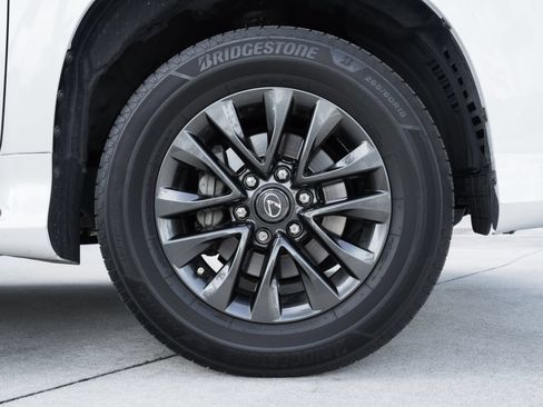 Used 2020 Lexus GX 460 Premium w/ Premium Package AWD/4WD image 12