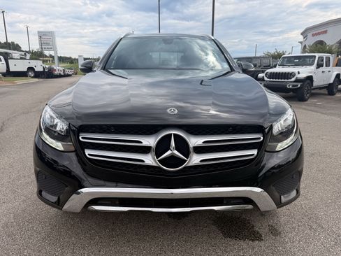Used 2019 Mercedes-Benz GLC 300 4MATIC image 2