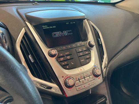 Used 2017 GMC Terrain SLE image 17