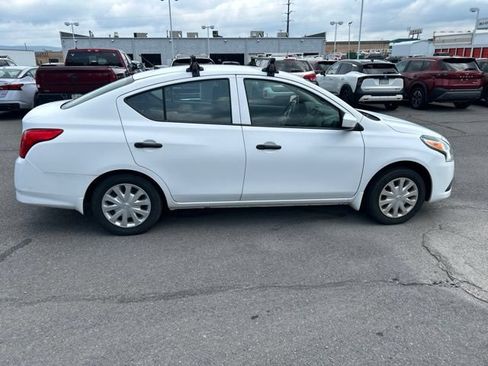 Used 2016 Nissan Versa S FWD image 9