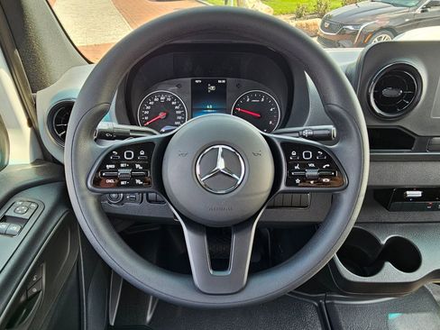 New 2024 Mercedes-Benz Sprinter 4500 image 19
