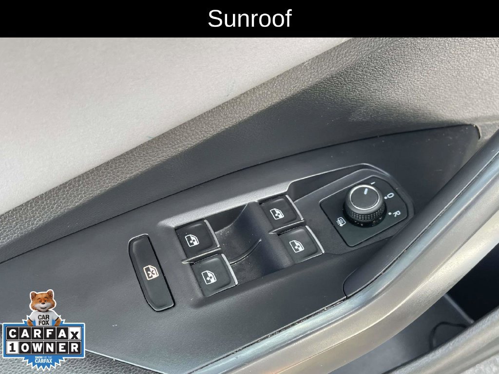 Used 2025 Volkswagen Jetta SE FWD image 16