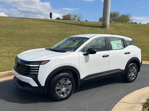 New 2026 Nissan Kicks S image 1