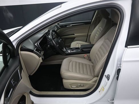 Used 2020 Ford Fusion SEL FWD image 11