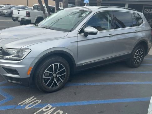 Used 2021 Volkswagen Tiguan SE FWD image 4