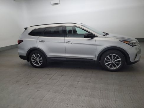 Used 2018 Hyundai Santa Fe SE image 11