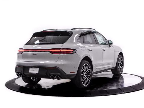 Certified 2026 Porsche Macan AWD/4WD image 7