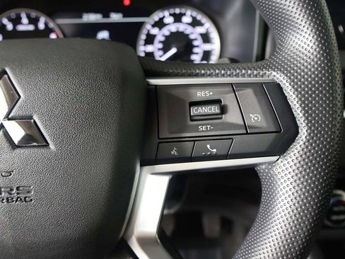 New 2026 Mitsubishi Outlander ES FWD image 39