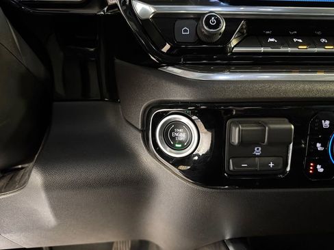 Used 2022 Chevrolet Silverado 1500 LTZ AWD/4WD image 29