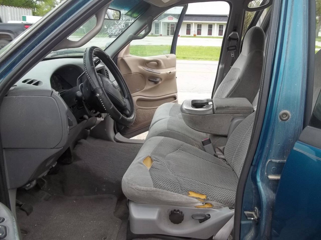 Used 2001 Ford F150 Lariat RWD image 7