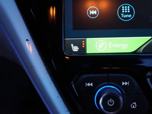 Used 2019 Chevrolet Bolt Premier w/ Infotainment Package image 7